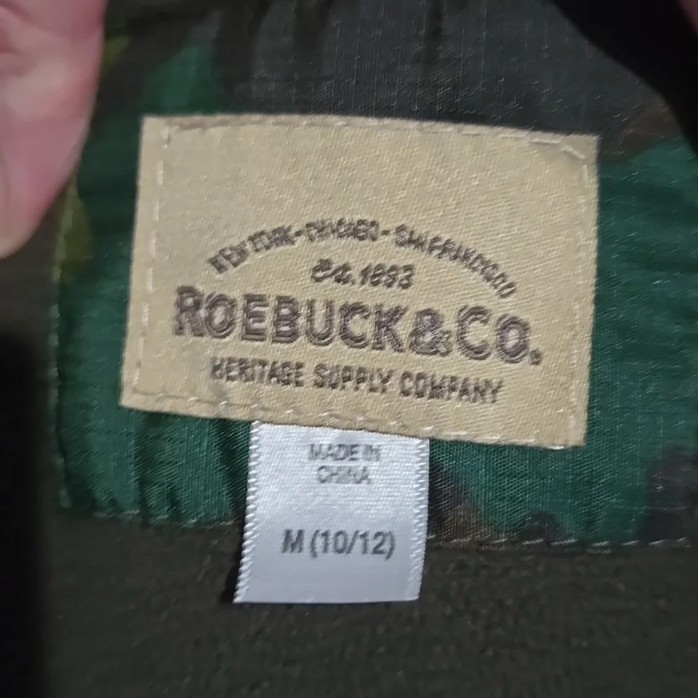 Children's Green Camouflage Puffer Jacket Roebuck &‎ Co.  Size Medium 10-12